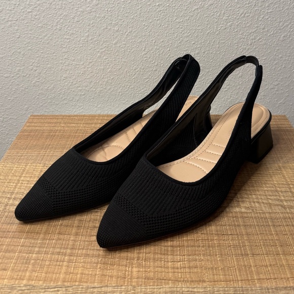 Black Slingback Pumps with Low heel - Picture 2 of 10
